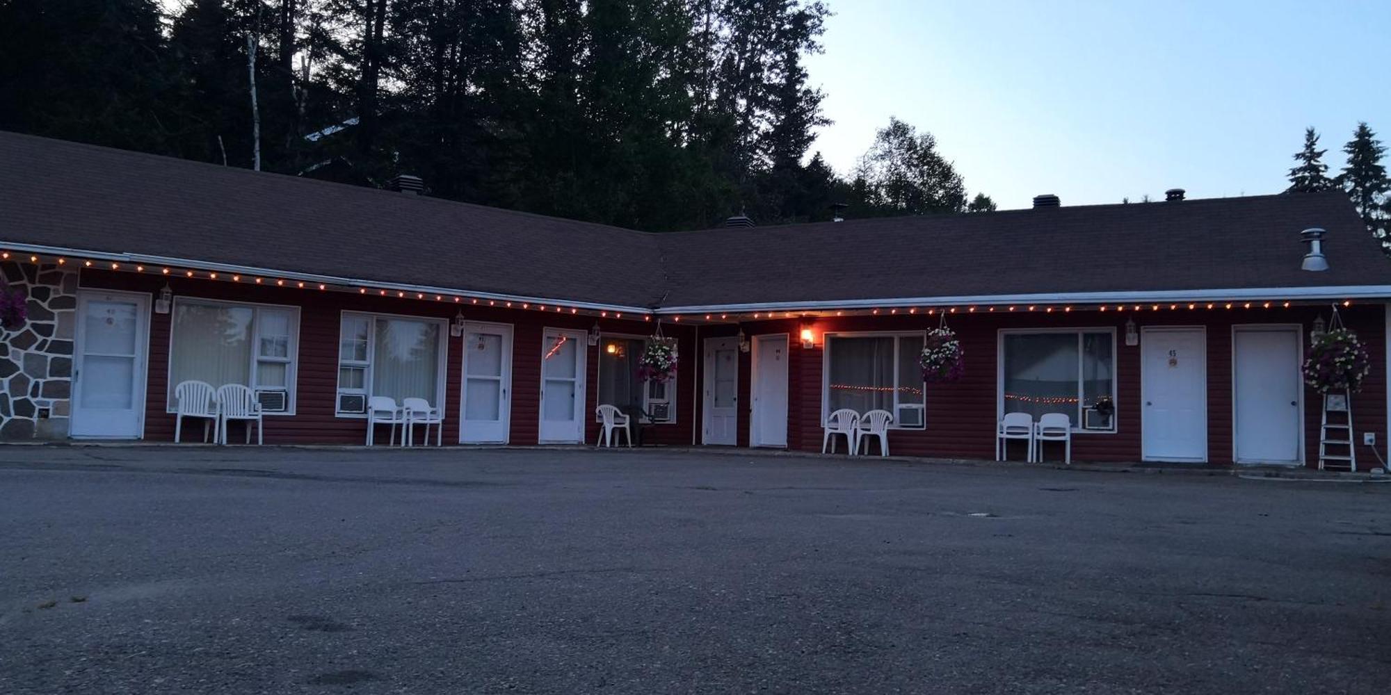 Motel Des Pays D'En Haut Val-David Exteriér fotografie